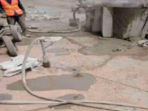 长葛水泥混凝土路面板底注浆技术 路面脱空注浆整治方案